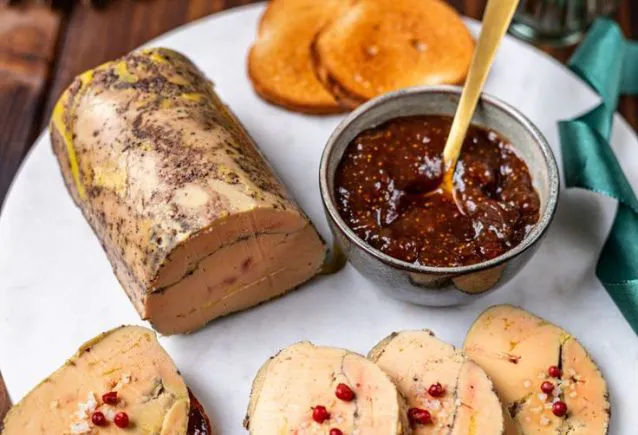 Banquetes Reais: Menus e Tradições das Ceias de Ano Novo