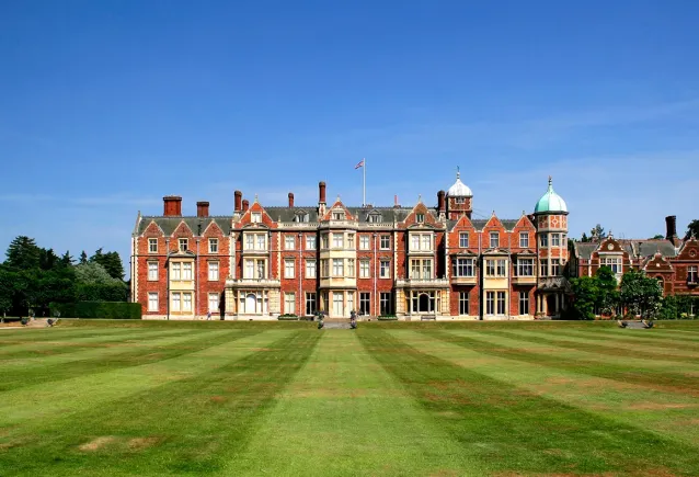 De uma Casa de Campo na Inglaterra para um Palácio no litoral