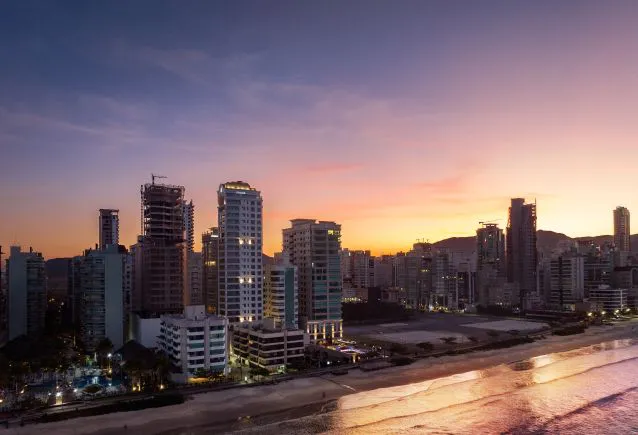 Do Agro ao Luxo: Por que Empresários do Setor Estão Investindo em Imóveis Frente ao Mar?