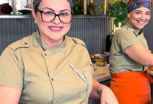 Momentos e Memórias à Mesa: A Receita de Salada de Frutos do Mar Que Iniciou Nossa Semana