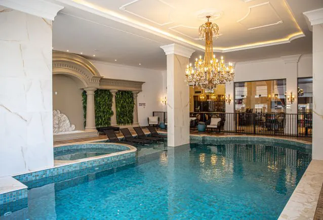 Piscinas dos Empreendimentos Gessele: Design Exclusivo, Cuidado e Inovação para o Seu Conforto
