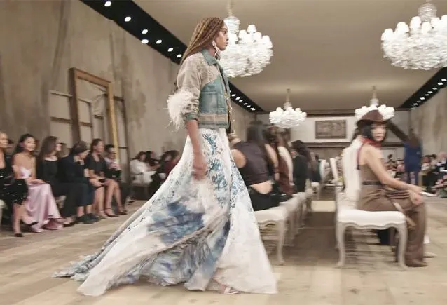 Semanas de Moda: Como Elas Surgiram e Transformaram a Indústria Global